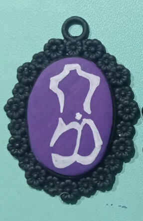 Cuadro violeta del tríptico de torsos